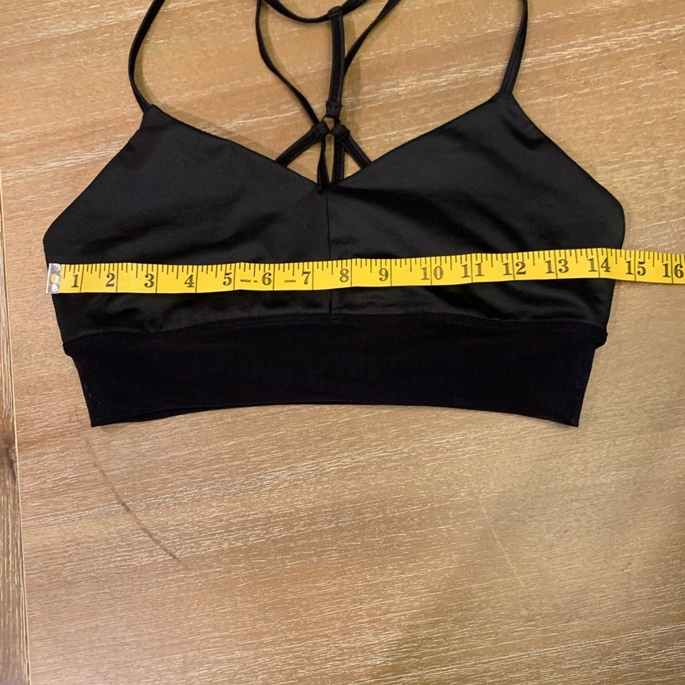 ALO Yoga Black Cross-Back Sports Bra - Picture 3 of 4
